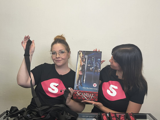 Scandal kötöző készlet kereszttel ajtóra