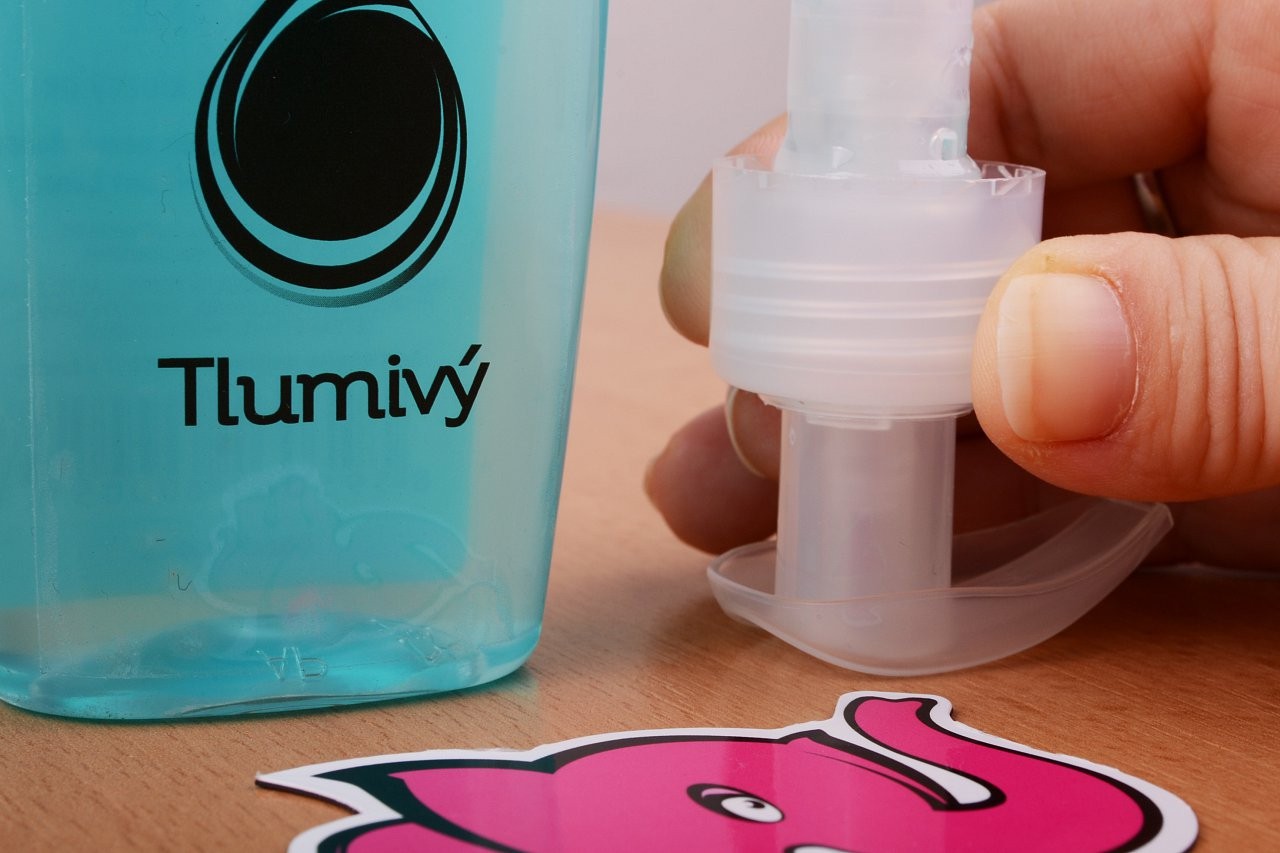 Csillapító kenőzselé pumpával