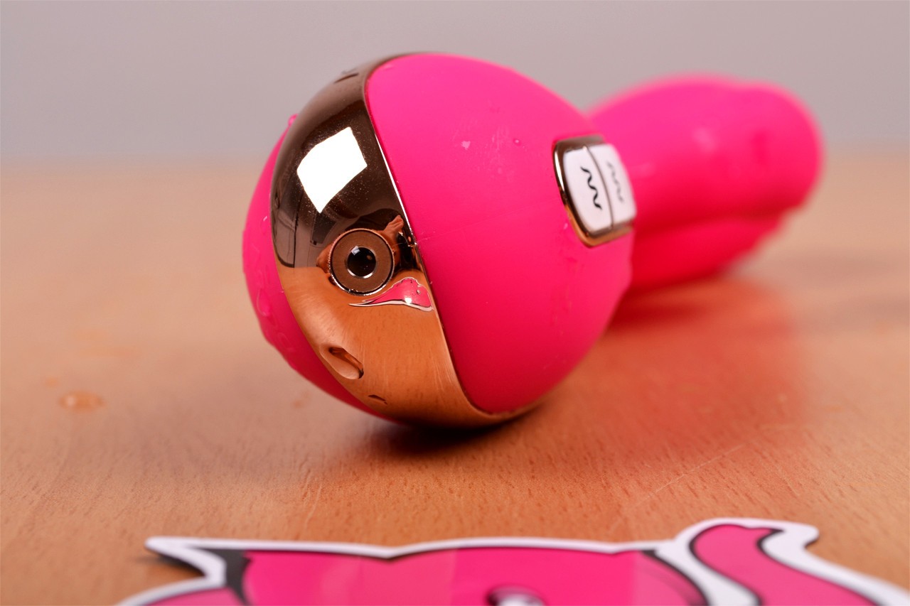 Raspberry Rabbit vibrátor, alul dupla szilikon közeli képpel
