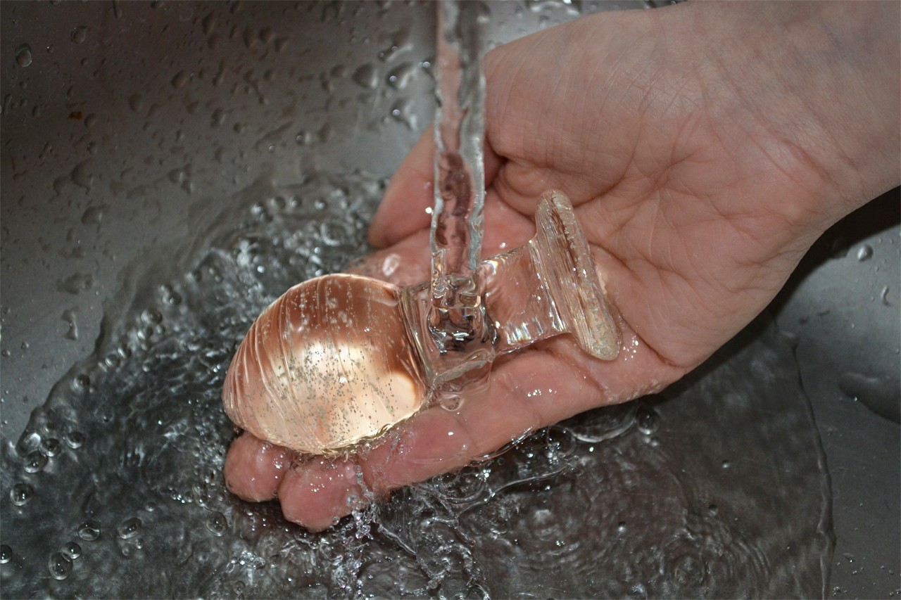 Anális dugó Glow Night - a nagy dugó kézben való mosása