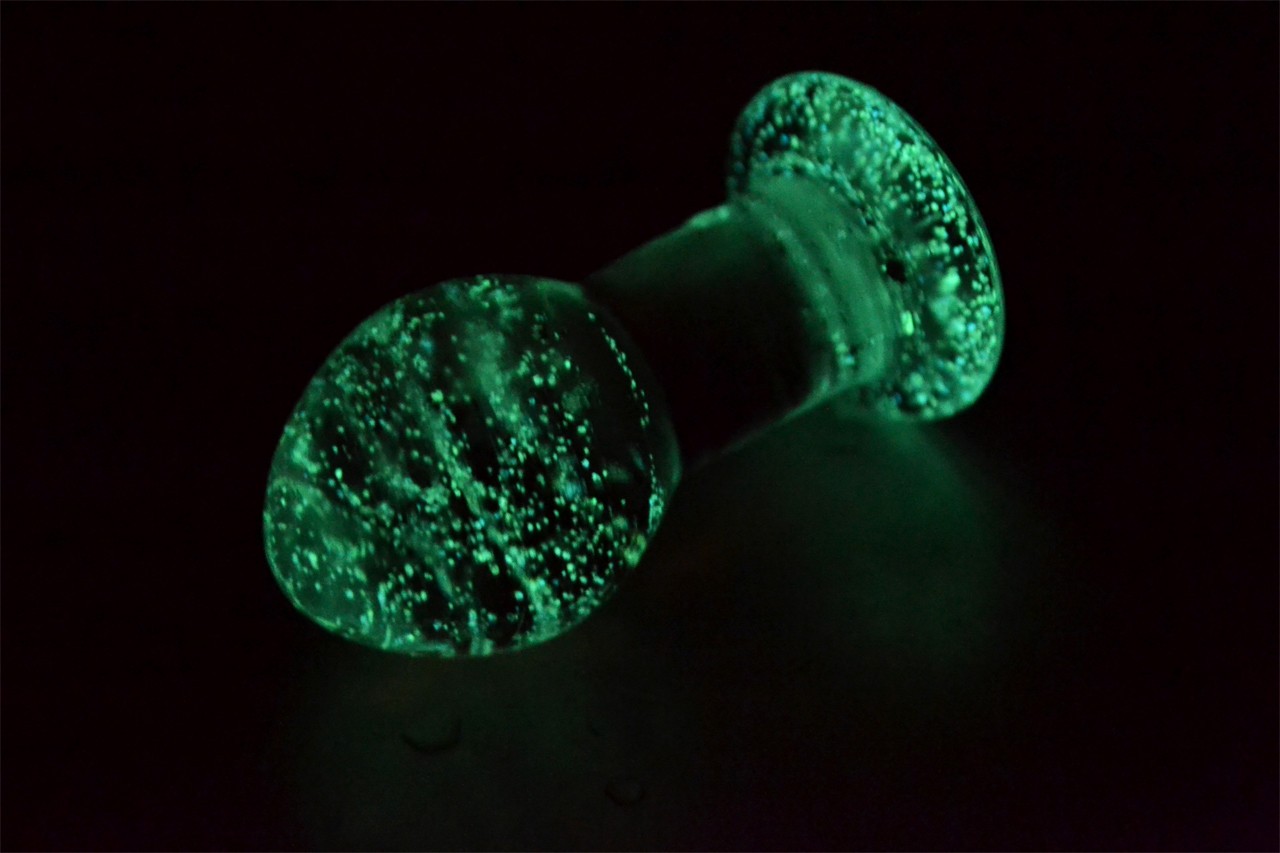 Anális dugó Glow Night - a dugó sötétben való megvilágításának bemutatója