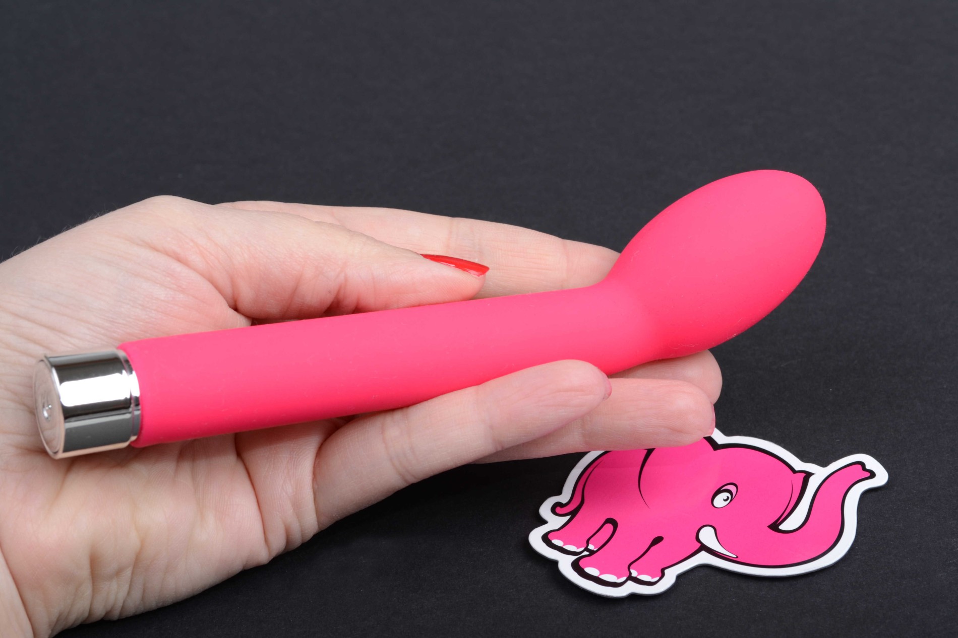 Divine G-Vibe szilikon vibrátor, kézben, régebbi rózsaszín változat