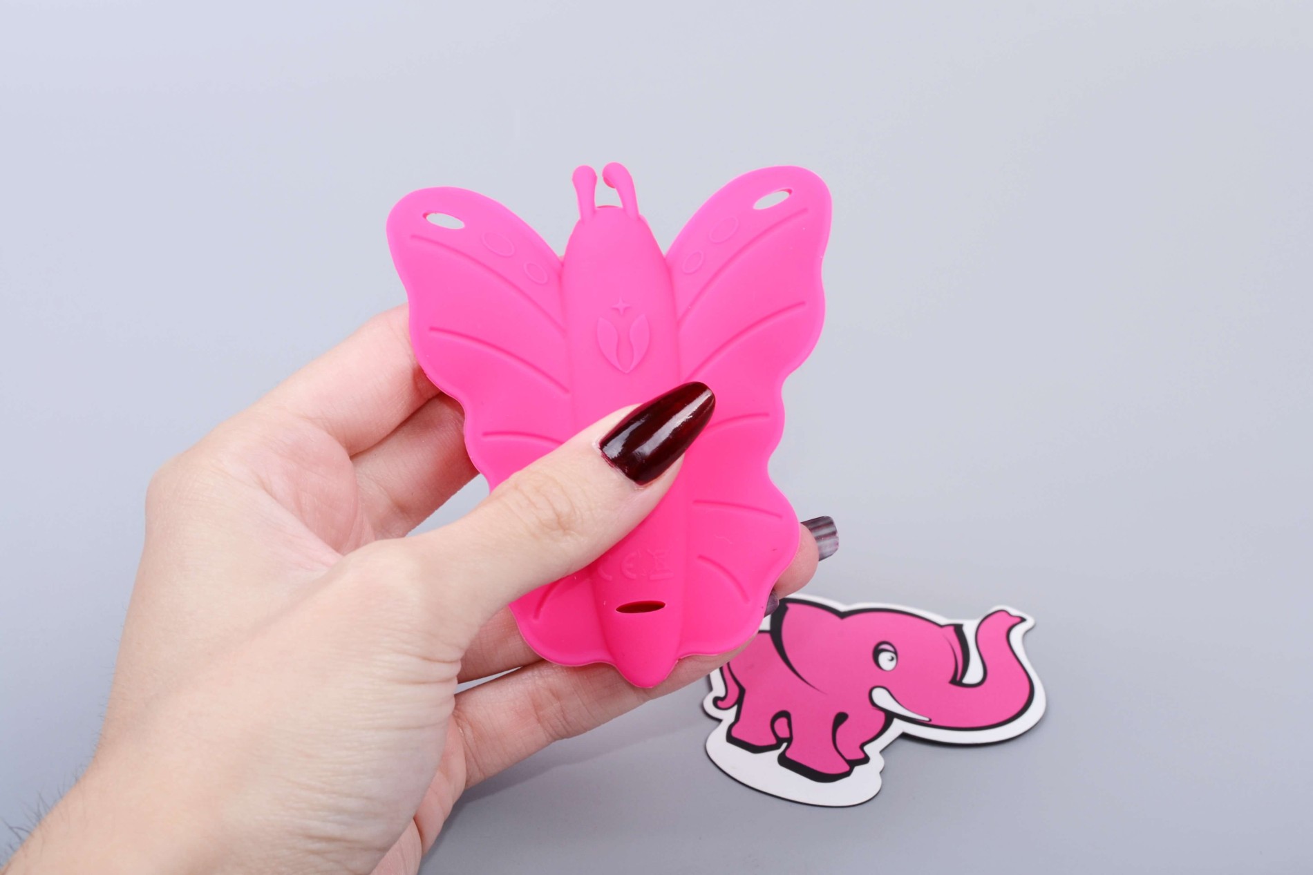 Little Pleasure vibrációs csokornyakkendő, rögzítés