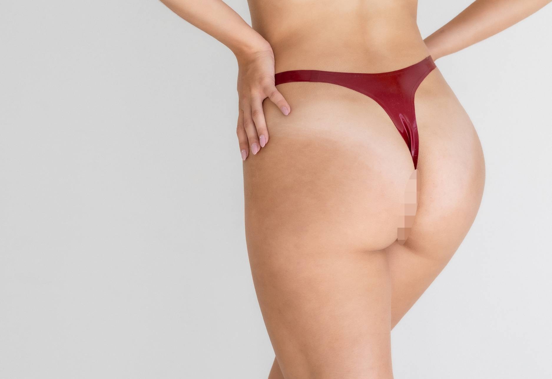 Claire vörös latex tanga