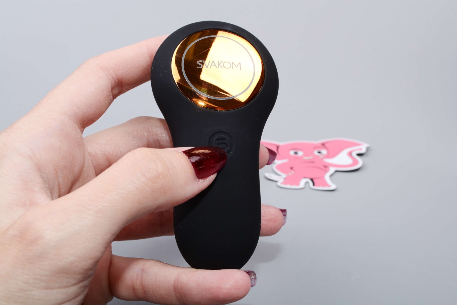 Rezgő anális csatlakozó Svakom Vick Neo mobil alkalmazással, kapcsolja be