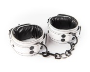 Fehér bőrből készült bilincs Sexy Elephant – Aria Wrist