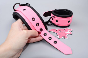 Pink Baddie Glowing Bilincs