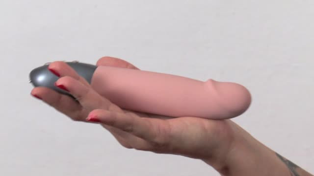 video: Karin předvádí Fun Factory Stronic Real, handsfree pulzátor